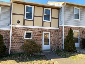 Building Photo - 282 McGavock Pk