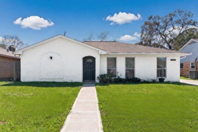 Building Photo - 11623 Rowan Ln