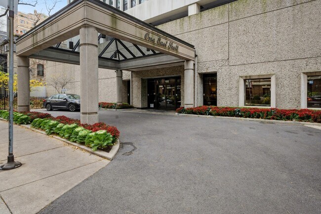 Foto del edificio - 1 E Scott St