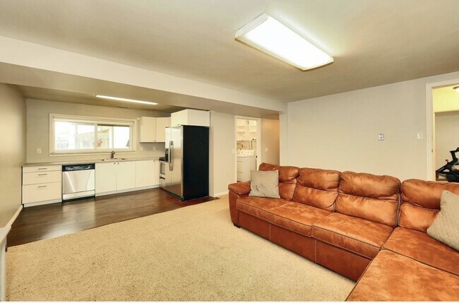 Foto del edificio - 1195 W State St