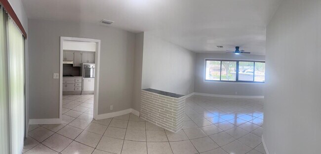 Building Photo - 5020 Tyler St