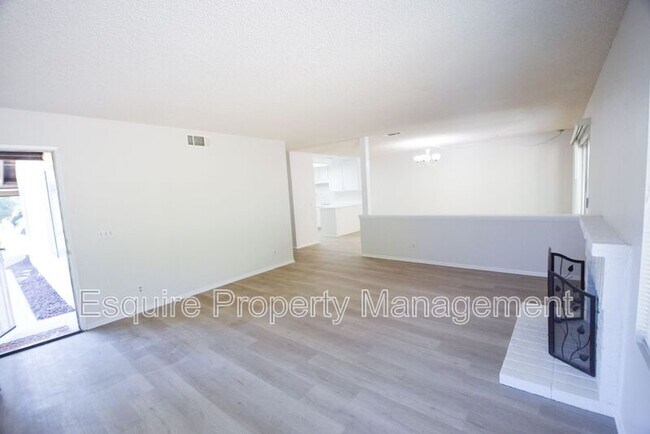 Building Photo - 5191 Laurel Park Dr