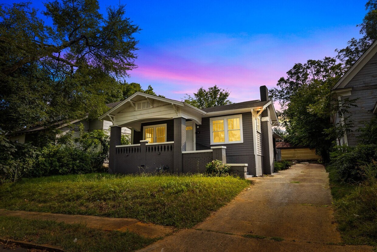 Foto principal - Charming 4 Bedroom, 2 Bathroom house