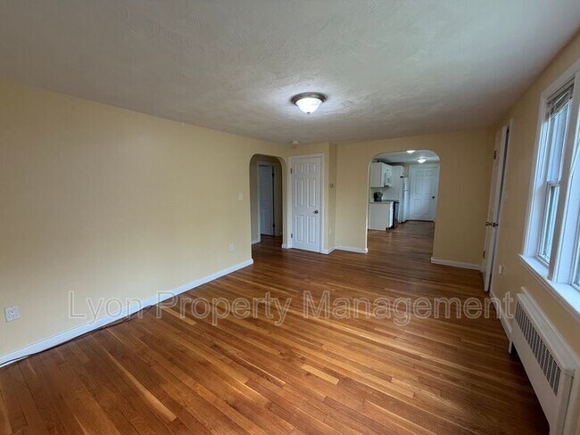 Building Photo - 39 Alpena Ave