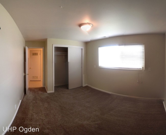 Building Photo - 5489 S 2350 W