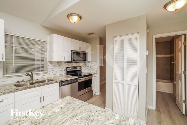 Foto del edificio - 6841 Willits Ave