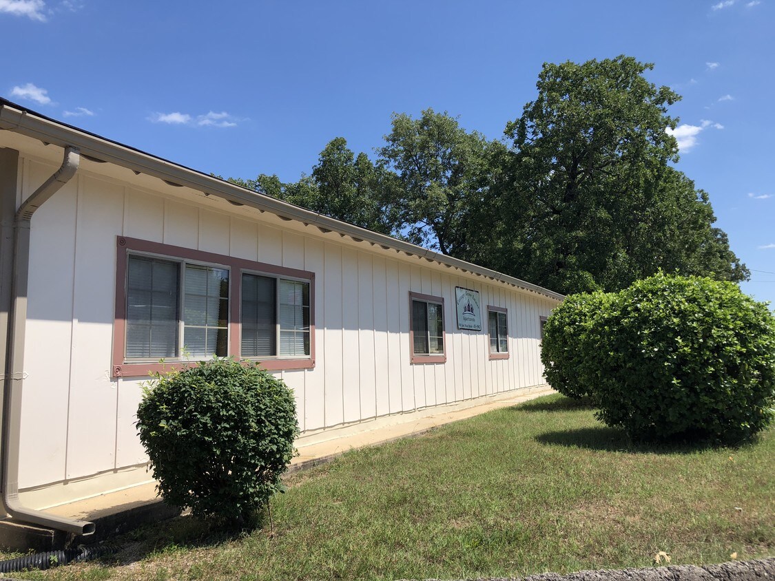 Primary Photo - Cottage Grove Estates