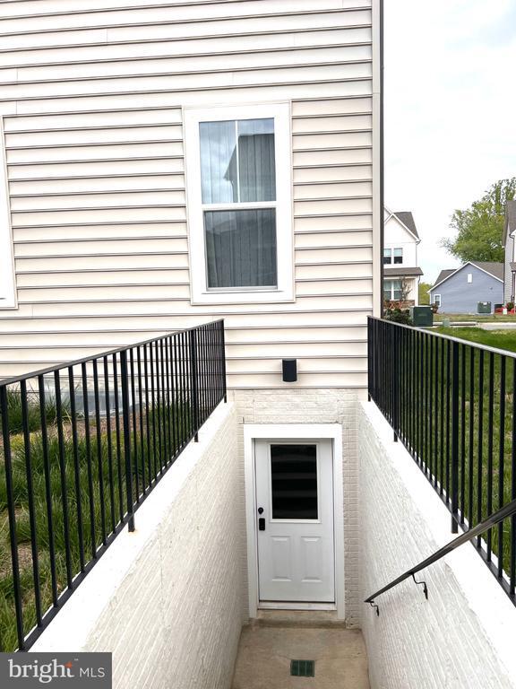 Building Photo - 9875 Selkie Ln