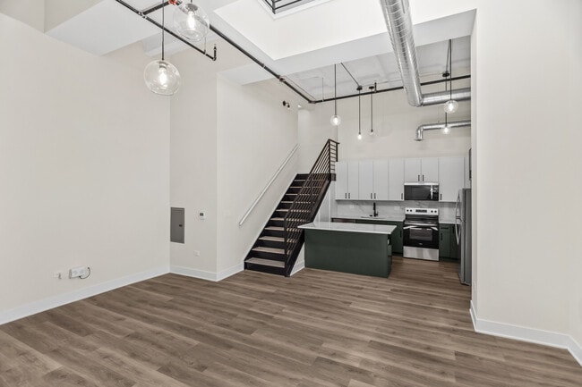 Building Photo - 1453 Maple Ave