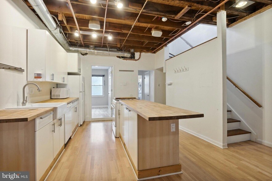 Primary Photo - 1725 South Street Unit 2ND FLOOR