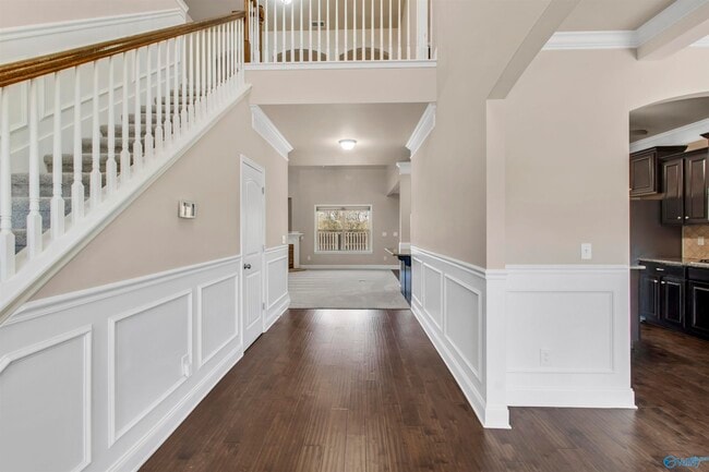 Building Photo - 110 Wolf Creek Trl SW