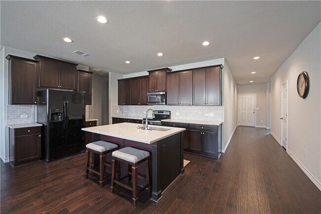 Building Photo - 609 American Trail