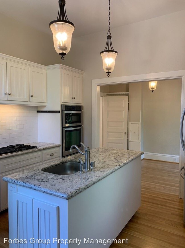 Foto del edificio - 4 br, 2.5 bath House - 560 N. 1st St.