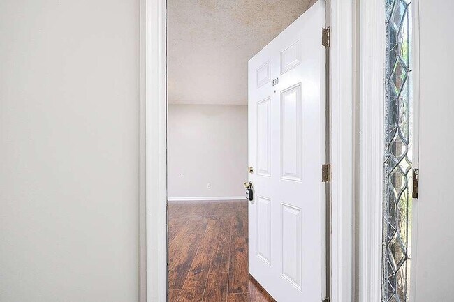 Foto del edificio - 830 Ridge Ave