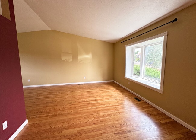 Building Photo - 8038 Horizon Dr