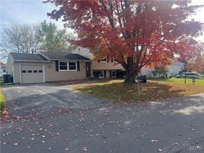 Building Photo - 8180 Mantova Dr