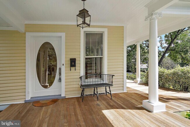 Foto del edificio - 1503 Russell Rd