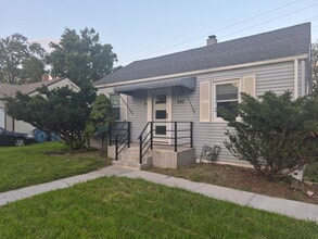 Building Photo - 861 Campbell Ave