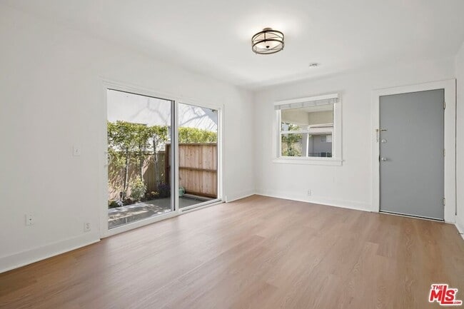 Foto del edificio - 1563 E Elizabeth St