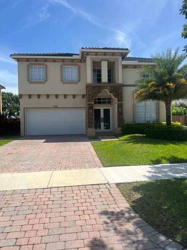 9386 Southwest 222nd Lane, Cutler Bay, FL 33190 House Rental in