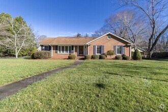 Building Photo - 6618 Castlegate Dr