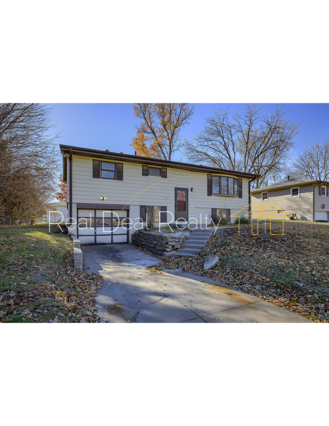 10919 Farnam St, Omaha, NE 68154 House Rental in Omaha, NE