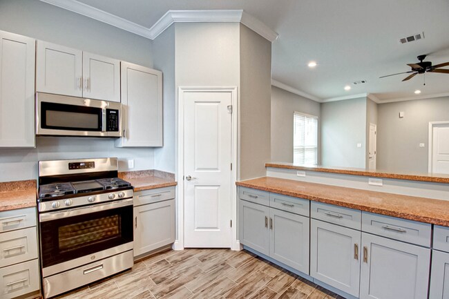 Building Photo - 2128 Abiding Grace Cir