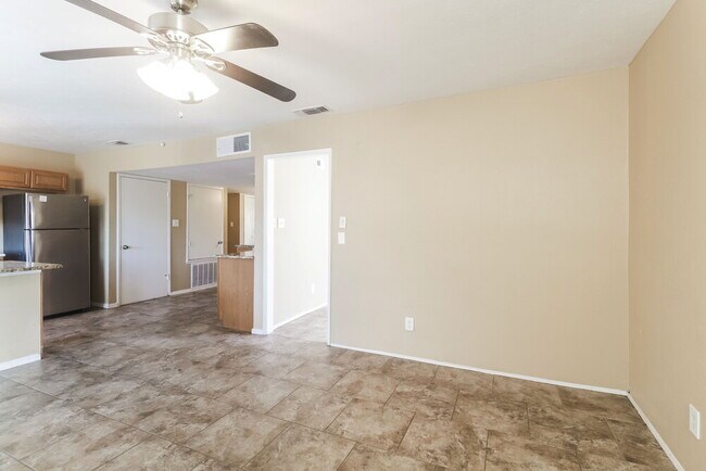 Foto del edificio - 7522 Christie Ln