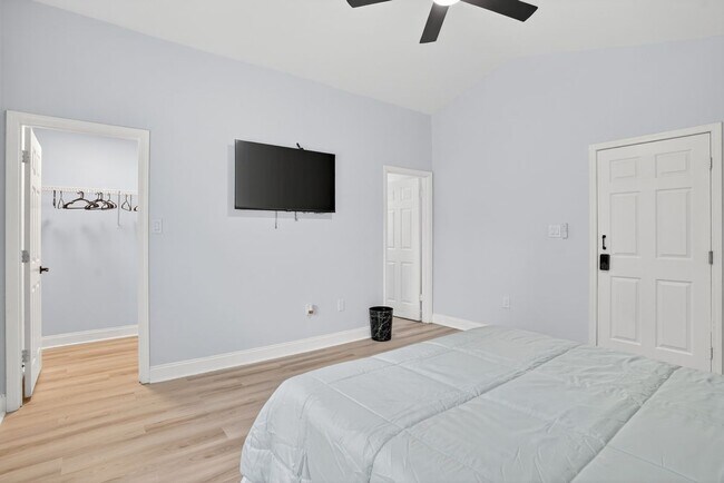 Foto del edificio - 312B Louise Lane, B
