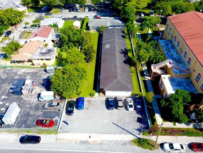 Foto del edificio - 7731 NW 2nd Ave