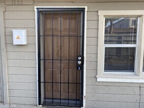 Building Photo - 1222 York St