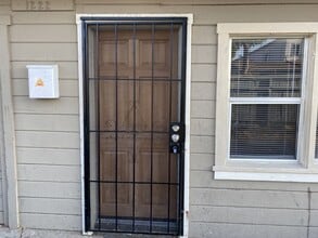 Building Photo - 1222 York St