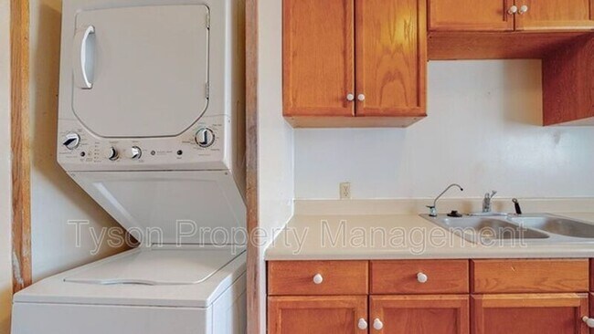 Building Photo - 2709 Bel Air Dr NE