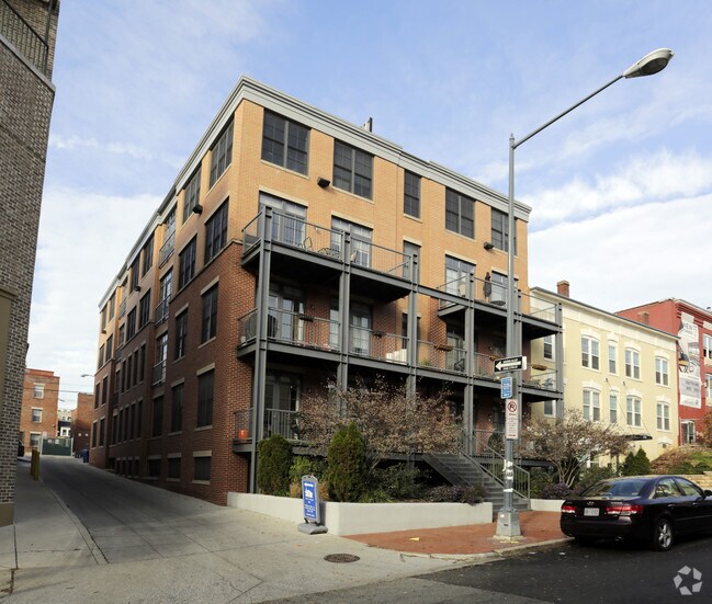 Primary Photo - 2412 17th St NW