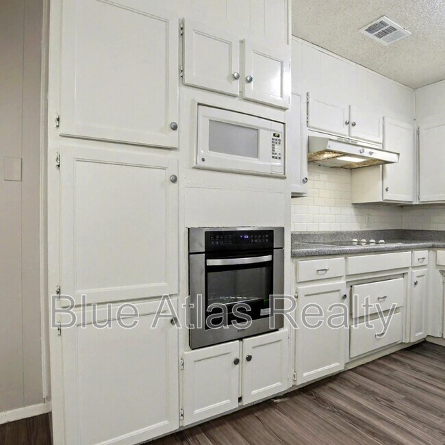 Foto del edificio - 6537 Meadowview Ln