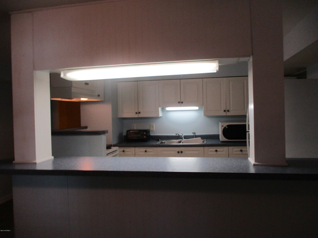 Building Photo - 136 Salter Path Rd