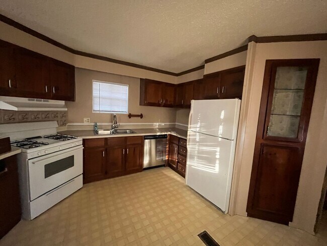 Foto del edificio - 714 Cranbrook Dr