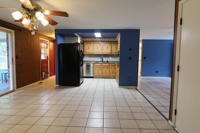 Building Photo - 4410 Pennystone Av