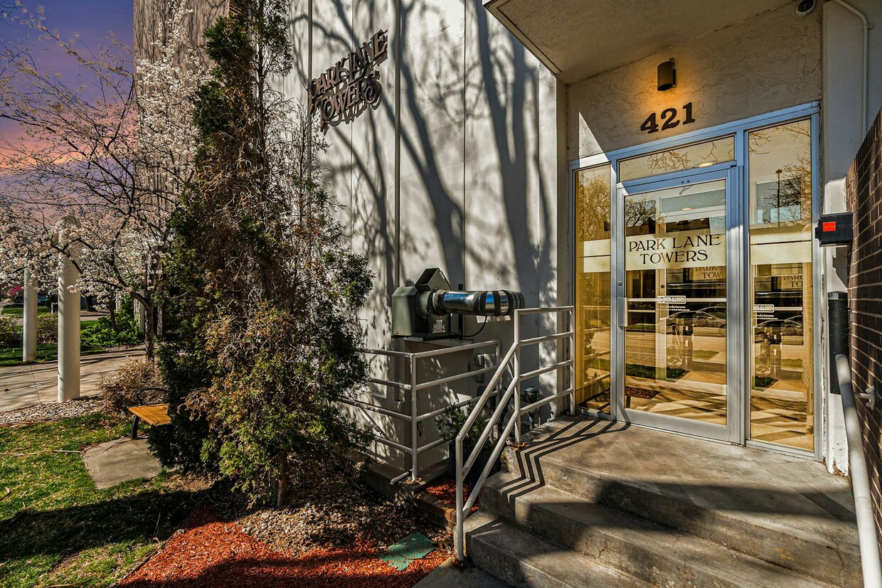 Foto principal - 421 S Howes St