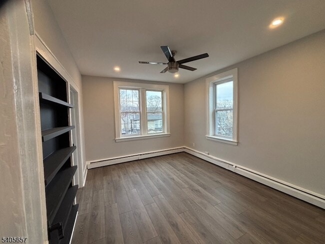 Foto del edificio - 230 Watchung Ave