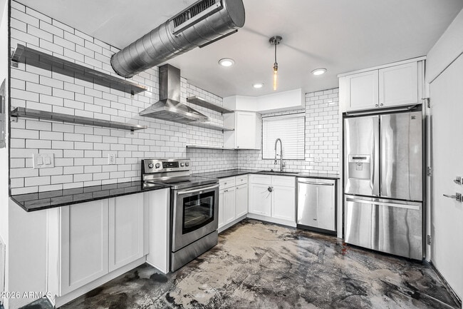 Building Photo - 3601 N 15th Ave