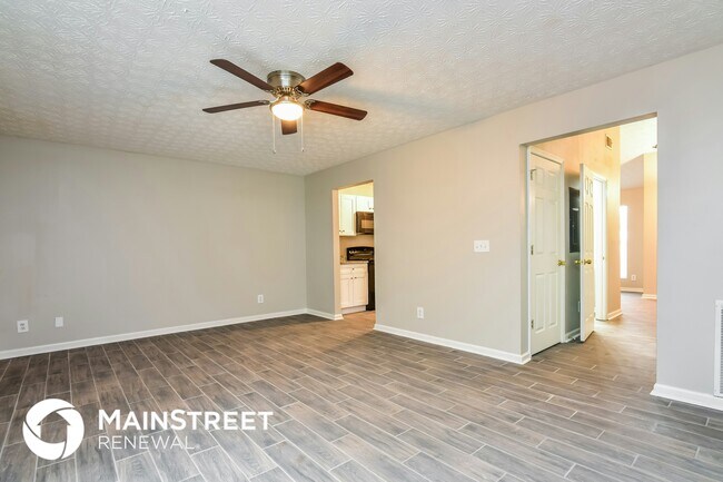 Foto del edificio - 5811 Strathmoor Manor Cir