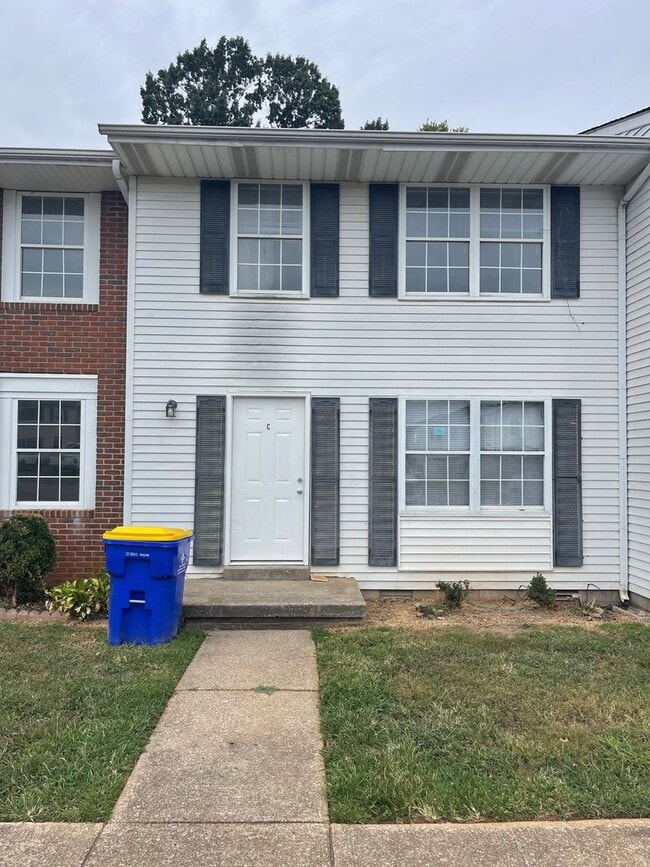 Building Photo - 1341 Kenilwood Way