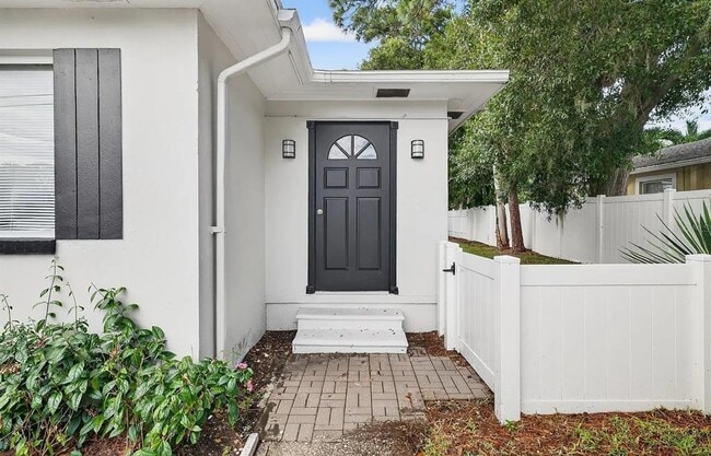 Foto del edificio - 5517 Gulfport Blvd S