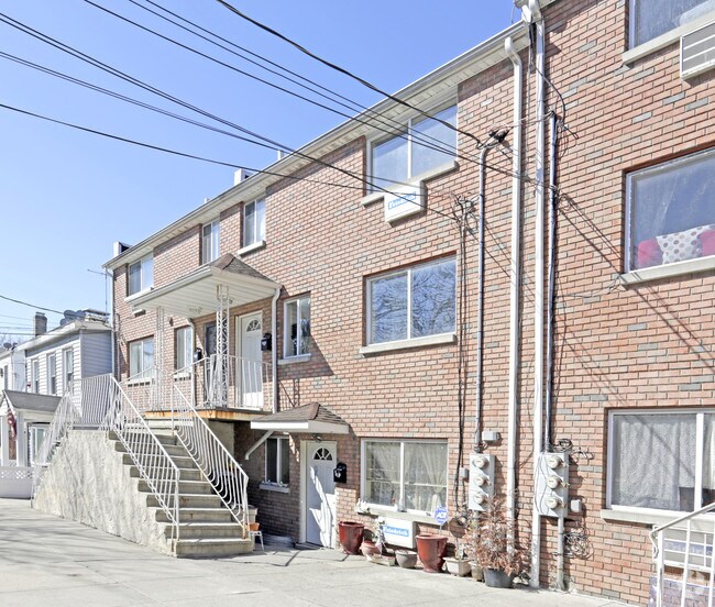 15021516 124th St, College Point, NY 11356 Apartments in College