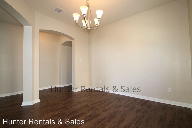 Building Photo - 4 br, 3.5 bath House - 1453 Neff Dr
