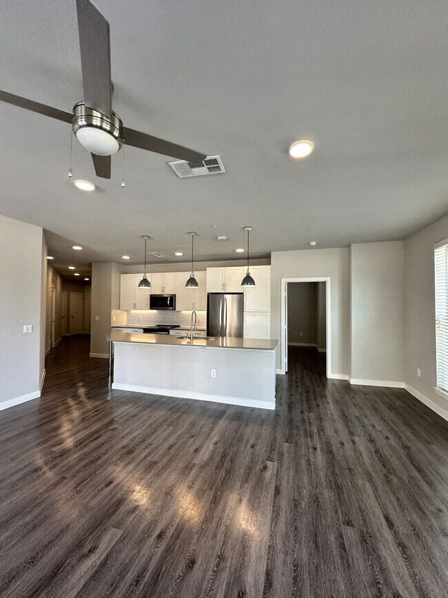 Foto del edificio - 5701 McKinney Pl Dr