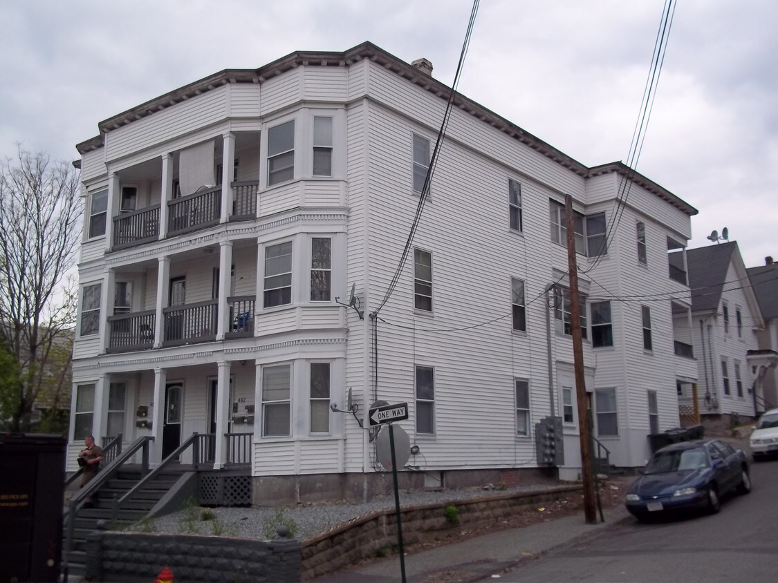 Primary Photo - 482 Lake Ave