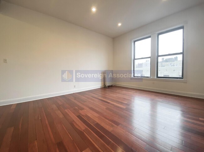 Foto del edificio - 255 Fort Washington Ave
