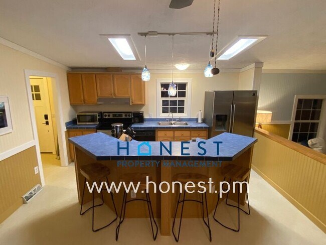 Foto del edificio - 107 Wood Land Dr